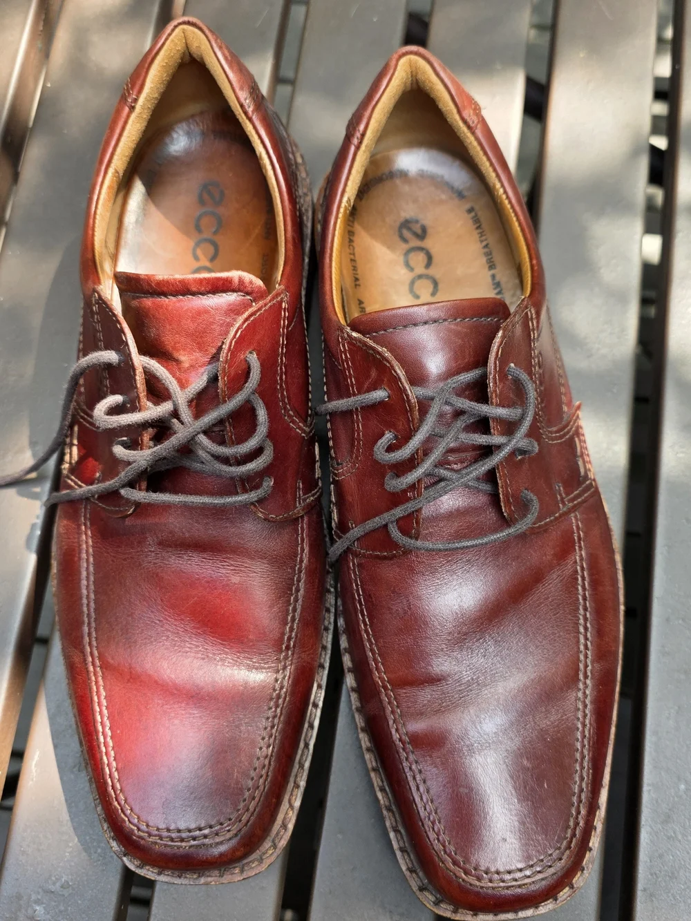 Ecco Men’s Dark Burgundy Leather Derby Lace-Ups